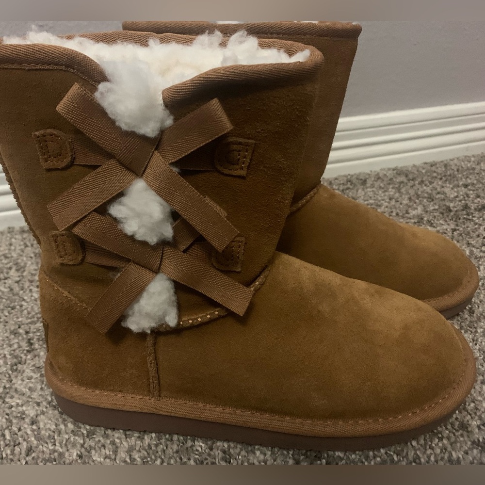 Girls boots, size 3, Ugg Koolaburra